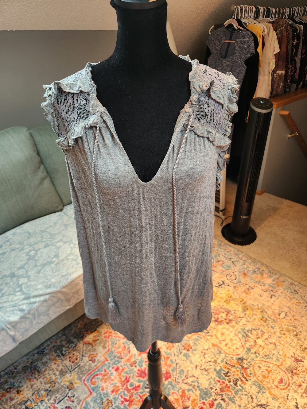 Eyeshadow Grey Knit Lace-Trim V-Neck Top XL NWT New With Tags